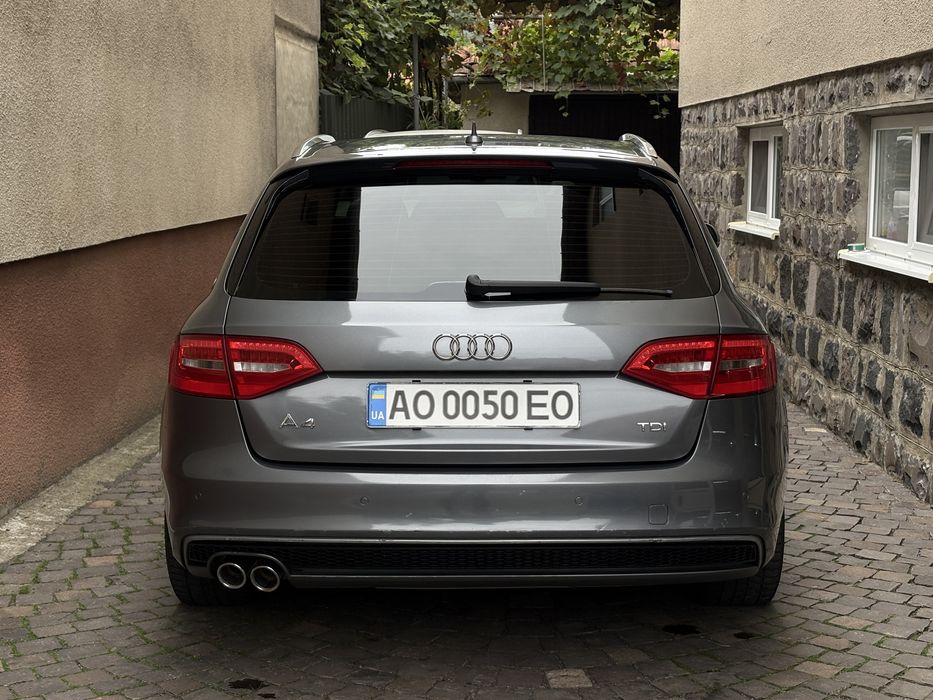 Продам Audi A4  S-LINE