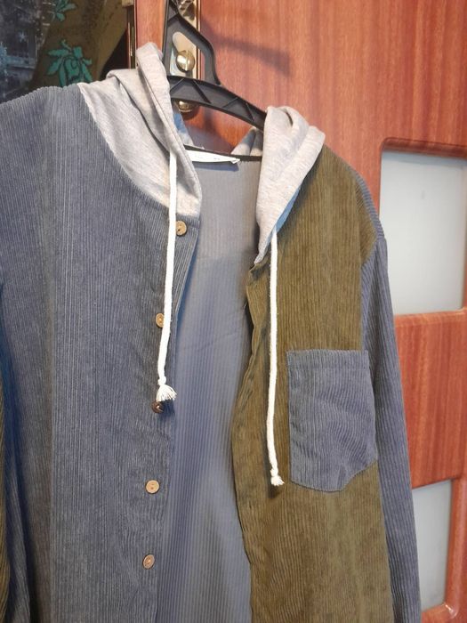 Продам толстовки размер 48.