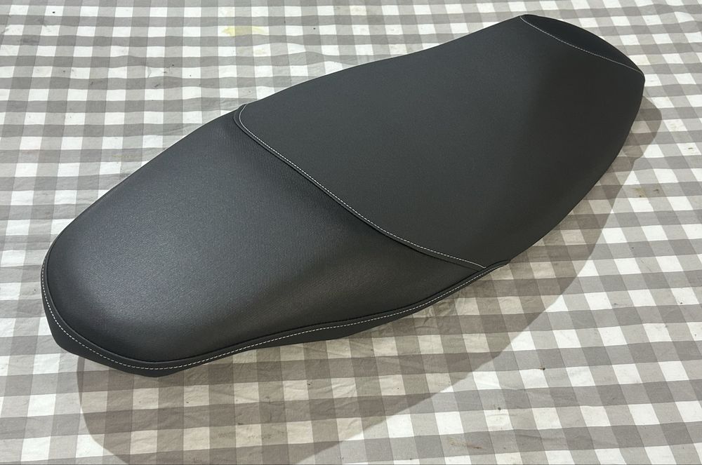 Banco Yamaha N-MAX V2 ( velho por novo)
