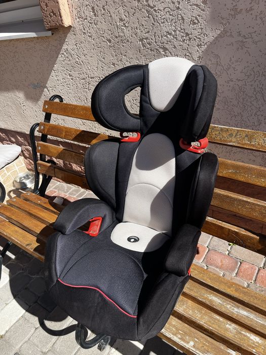 Дитяче автокрісло Chicco 15-36 кг (ECE R44/04)