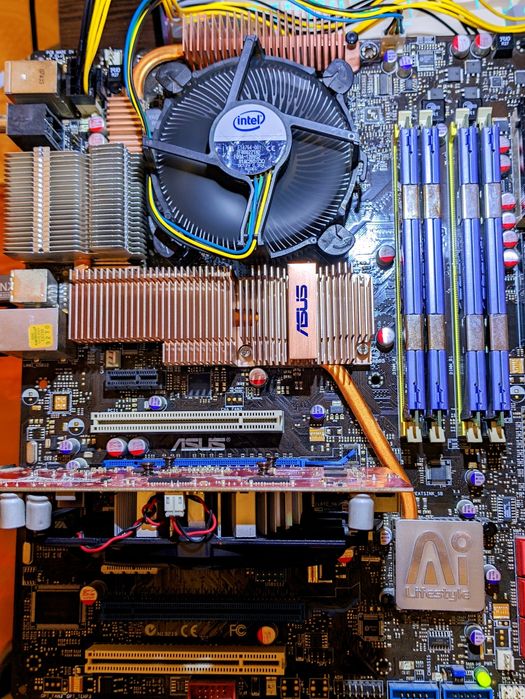 Материнская плата 775, видеокарта (ASUS P5E+HD 6670 1GB+RAM 4GB)