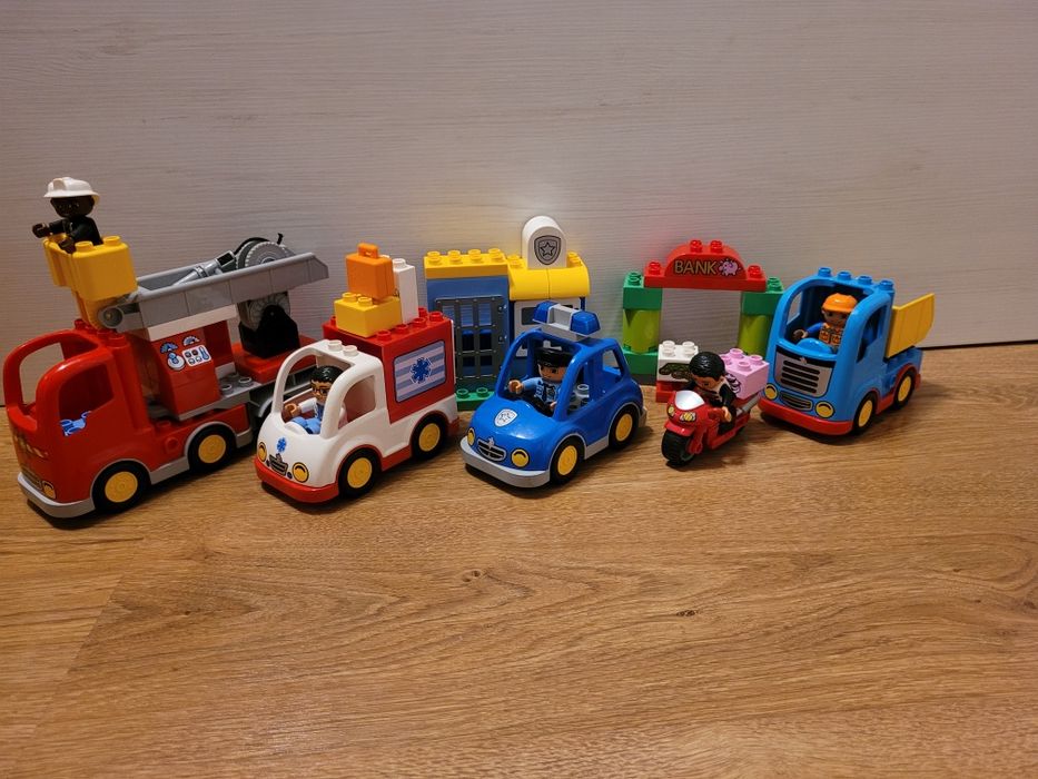 Duży zestaw Lego Duplo podkładka pociąg farma ciągnik straż karetka