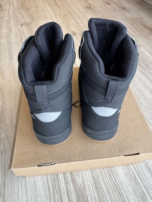 Зимові черевики Viking    30 р