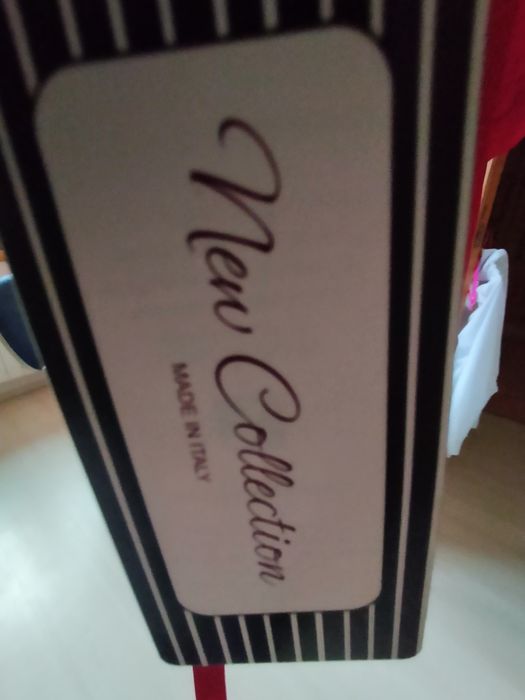 Sukienka czerwona na wesele i inne okazje