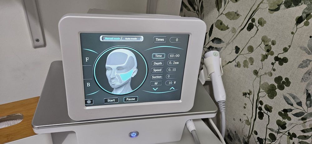 Máquina de Radiofrequência e Microagulhamento.