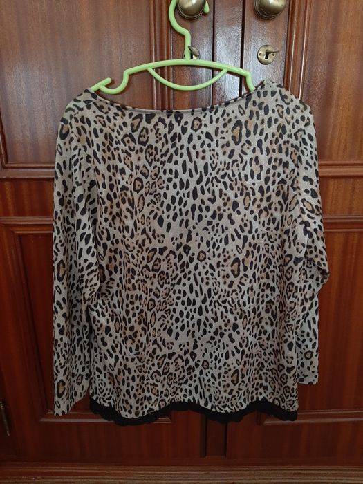 Camisola/túnica tigresa com renda ao fundo