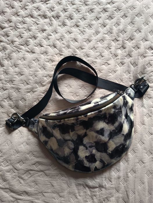 Nerka Anacomito Monochrome Leather r.MIDI, skóra naturalna lakierowana