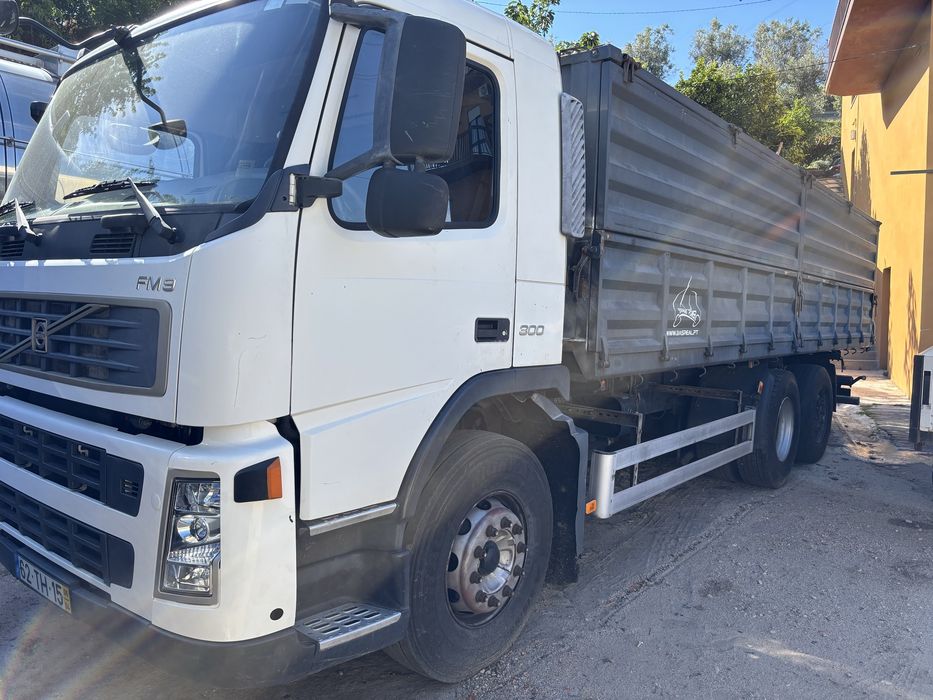 Volvo FM9 300hp Basculante bilateral