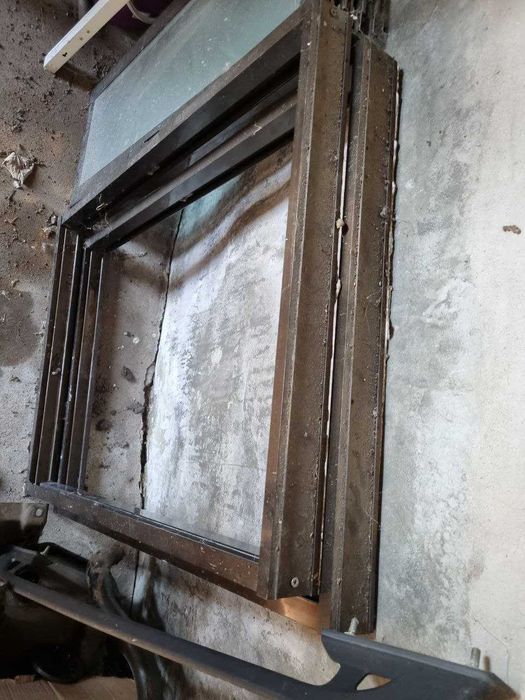 2 Janelas alumínio de correr com vidro (usado)