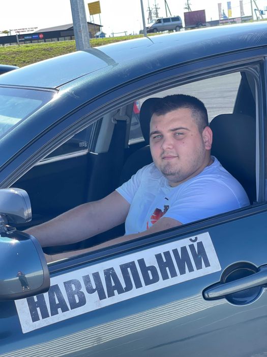 Автоінструктор Приватні уроки водіння Курси водіїв Львів Навчання з 0