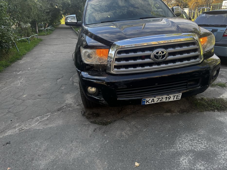 Toyota seqvoia  продажа или обмен на бус груз-пас