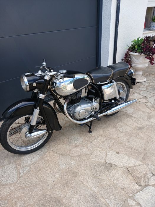 Mota antiga ano 1957