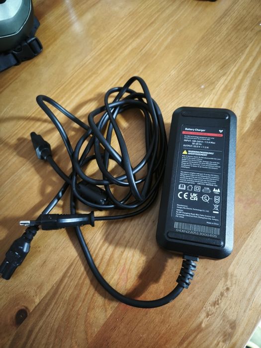 Trotinetes NIU KQI2 PRO Dark + capacete