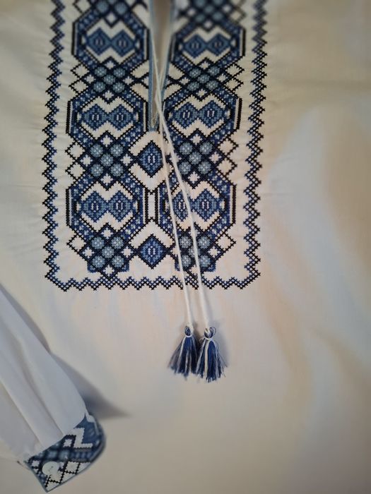 Вишиванка з сорочкової тканини для хлопчика р .134
ширина-45,5, плечі-