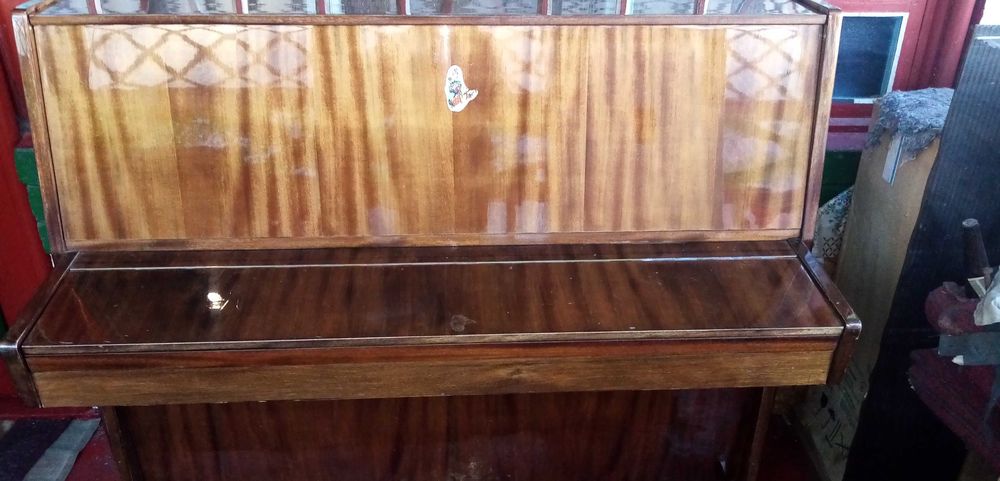 Продається пианино Україна вироблено в Черніговві