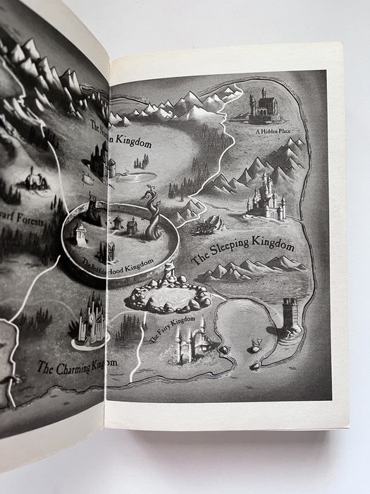 Дитяче фентезі англійською. Chris Colfer. The Land of Stories