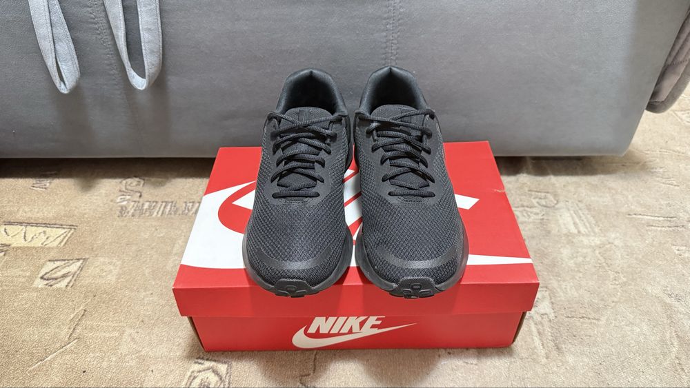 Кросівки Nike Revolution 7, розмір 44 28см