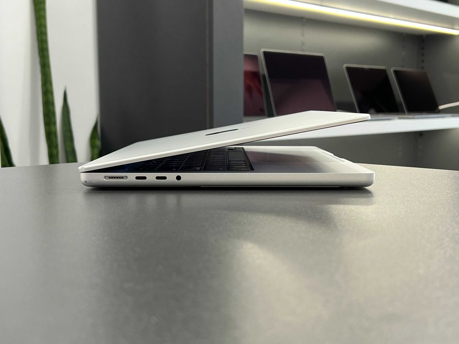 MacBook Pro M1 Pro 14“ 16/512 ГАРАНТІЯ 103464 V