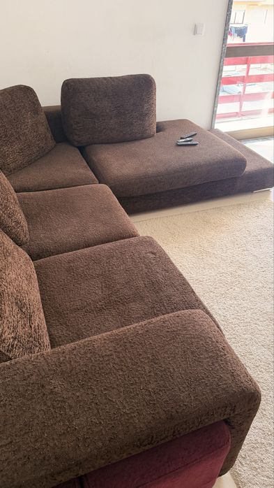 Lindo sofa de canto castanho