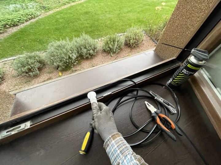 Ремонт вікон, дверей, захисних ролет. Вінниця.Ремонт окон, дверей.