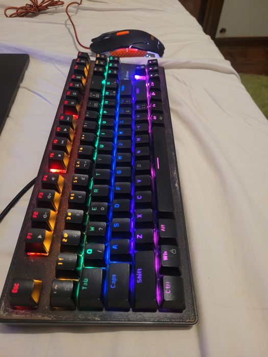 Kit Gamer OEX: Teclado Switch Blue(Mecânico)RGB + Mouse-Rato Semi-Novo