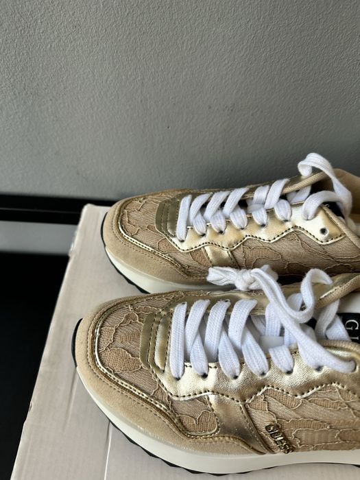 Кросівки кроссовки жіночі Guess 37p