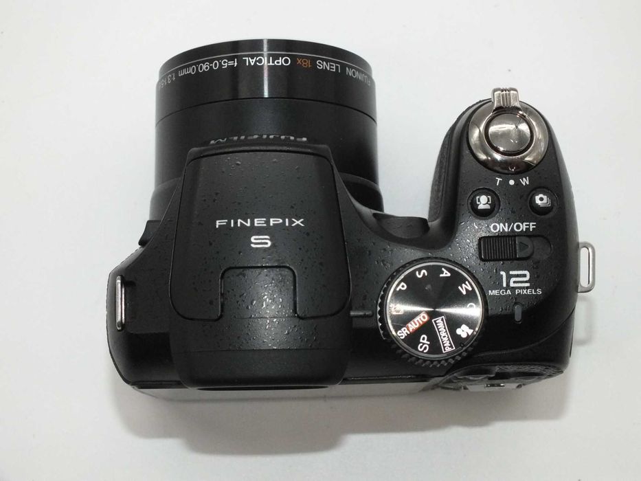 Aparat Fujifilm Finepix S2500HD, pasek, baterie gratis.