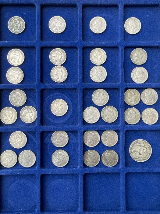 Moedas 50 centimos em alpaca e 10$00 de 1933 prata