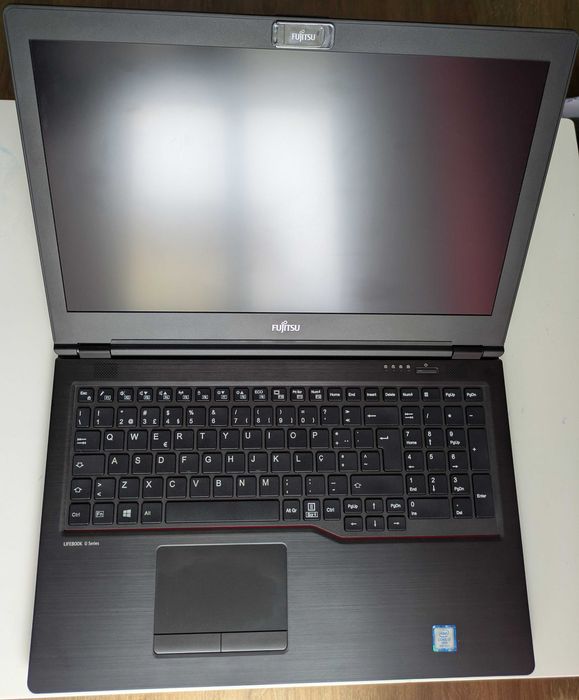 Fujitsu Lifebook U759 + Docking Stat. – i7 (Promoção de Novo Ano 2026)