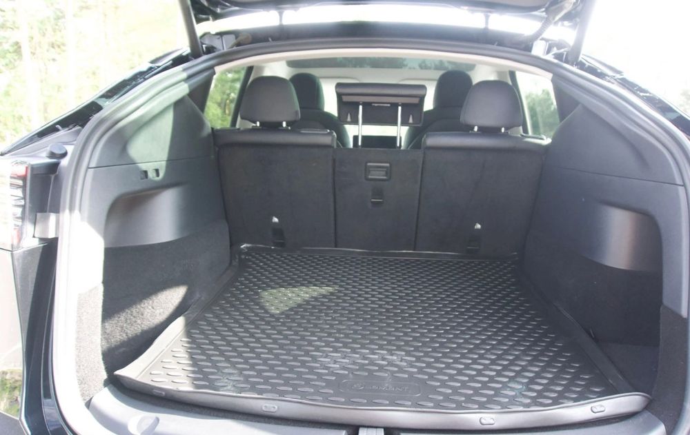 Tesla Model Y Long Range Dual Motor