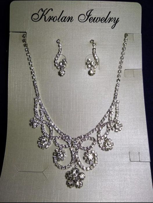 .Кол'є з сережками