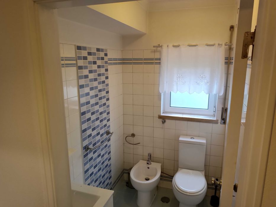 Quarto em Leiria, Despesas incluídas