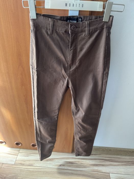 Spodnie marki stradivarius rozmiar 36