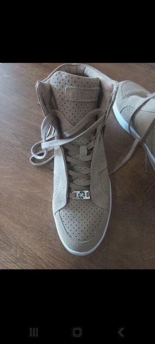 BUTY Guess roz 40