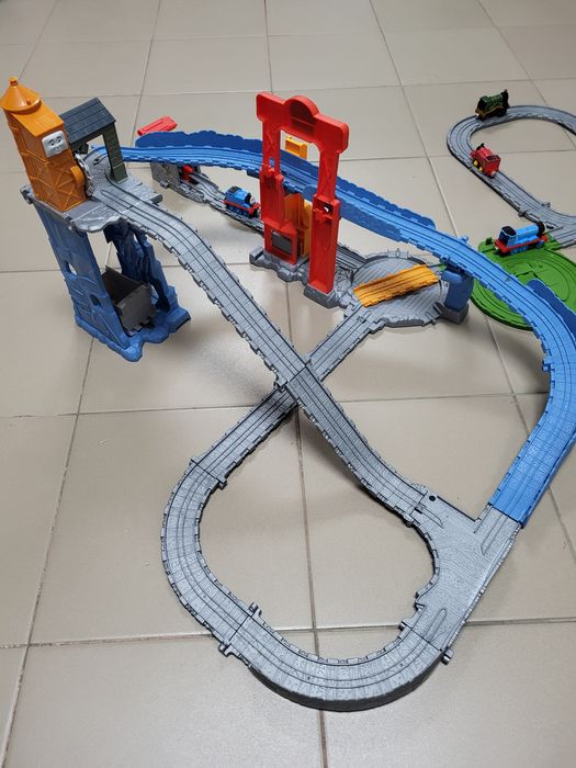 Дорога Thomas  із потягом