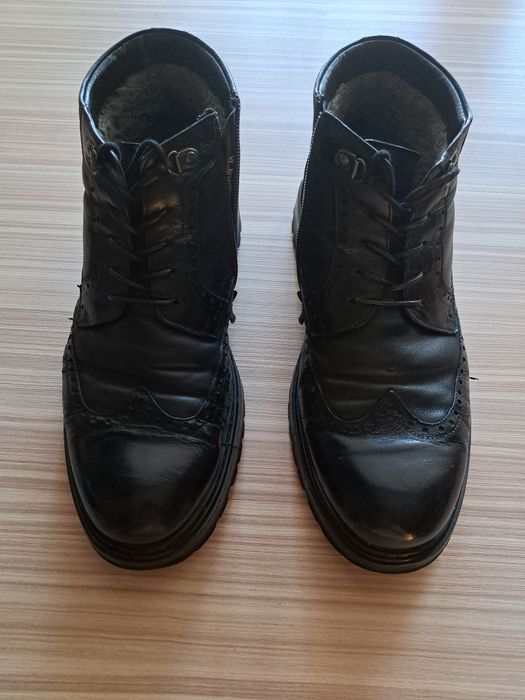Продам черевики 43 розмір