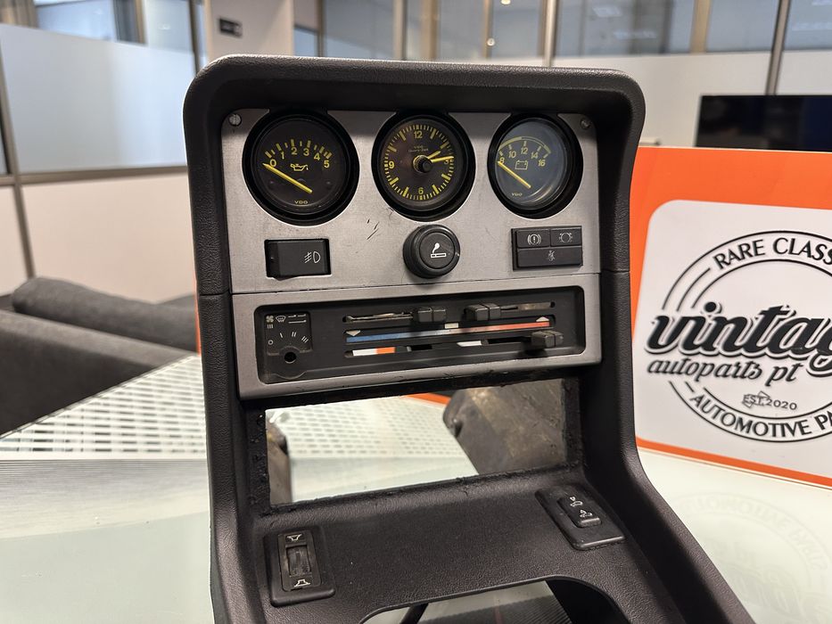 Consola Porsche 944