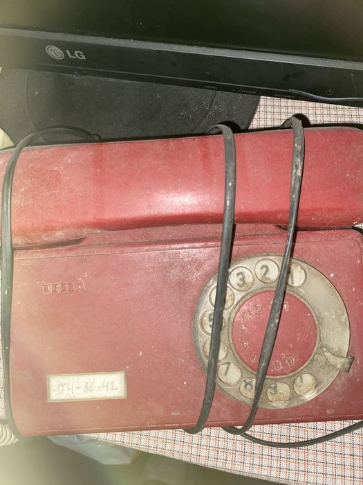 Стаціонарний телефон дисковий та кнопковий