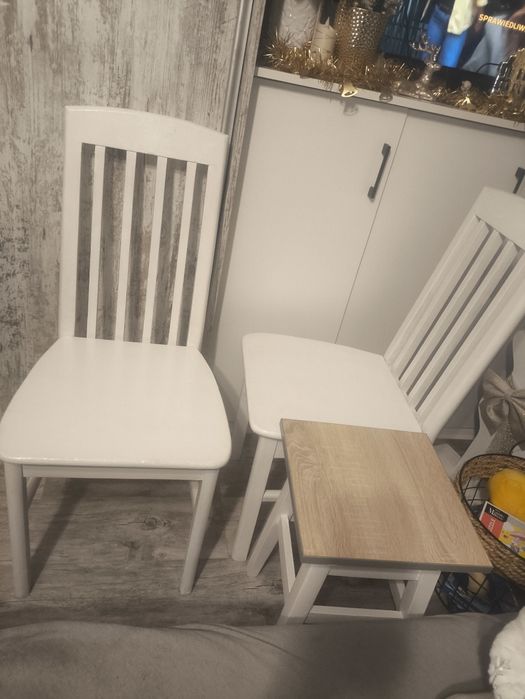 Sprzedam krzesła  + taboret