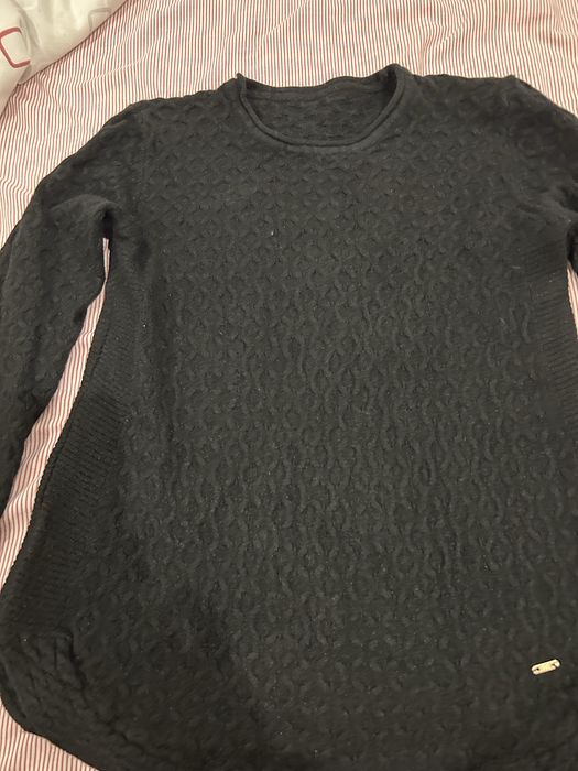 Camisola de malha cor preta