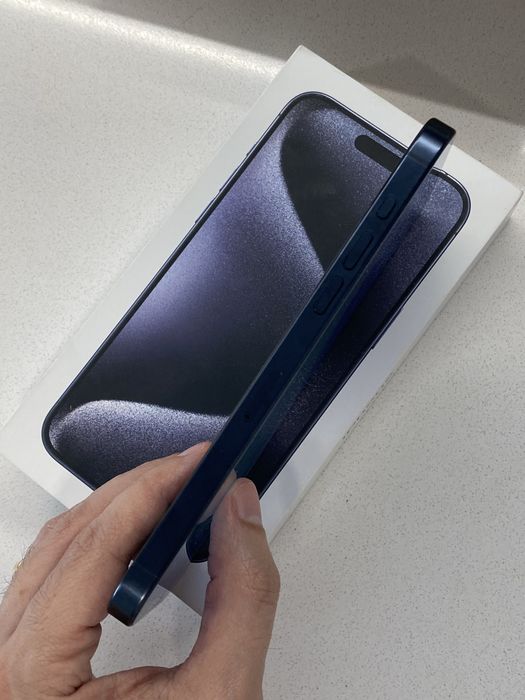 Iphone 15 Pro Max 256GB com caixa muito bom estado azul titanium