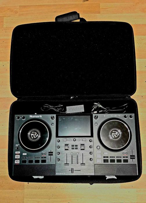 Mesa de mistura Numark Mixstream Pro+