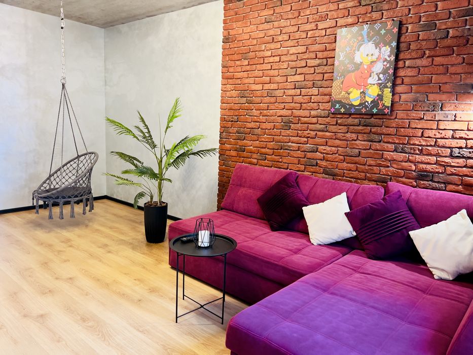 Подобово. Дизайнерська 2-х кімнатна квартира у стилі «ЛОФТ»