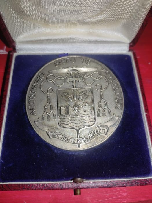 Peças antigas para desocupar