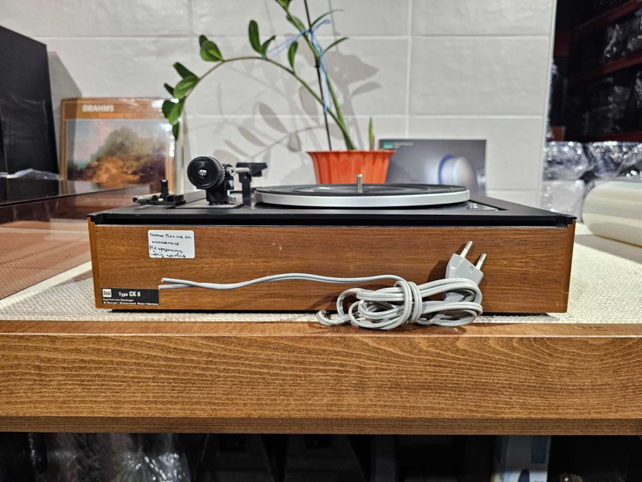 Програвач Dual 1214 3-Speed Idler-Drive Turntable