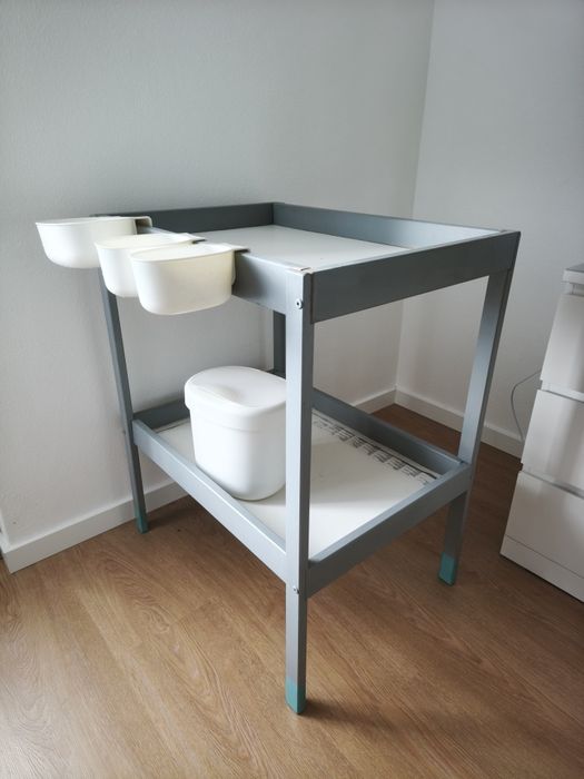 Trocador de Bebé IKEA SNIGLAR + Acessórios