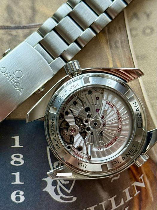 Zegarek Omega Seamaster Planet Ocean 42 mm White Polar - Idealny