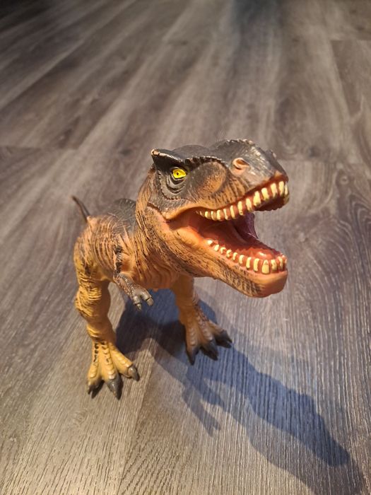 T-Rex dinozaur gumowy
