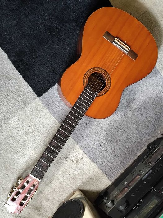 klasyczna gitara Yamaha G 235 made in Taiwan