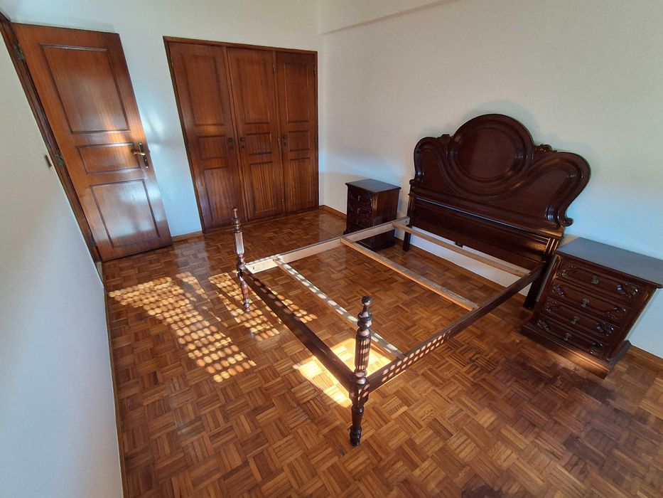 vende-se Excelente Apartamento T2 (95 m²) em Monte Abraão – Ideal para Habitação Própria ou Investimento